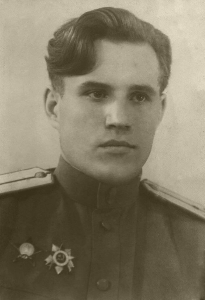Отец Снегирев Михаил Зиновьевич. Фото 1953 года.jpg