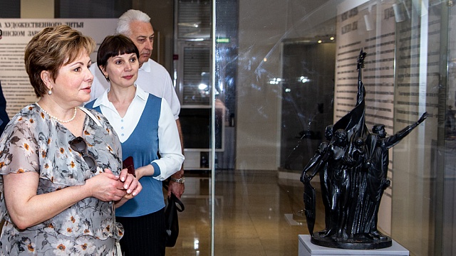 Елена Гагарина - о новой кремлевской выставке