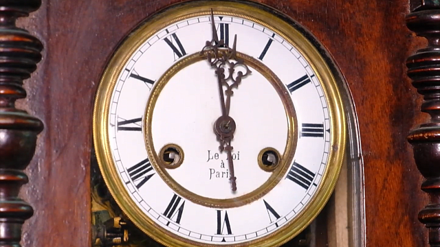 Дореволюционные часы марки LE Roi a Paris 